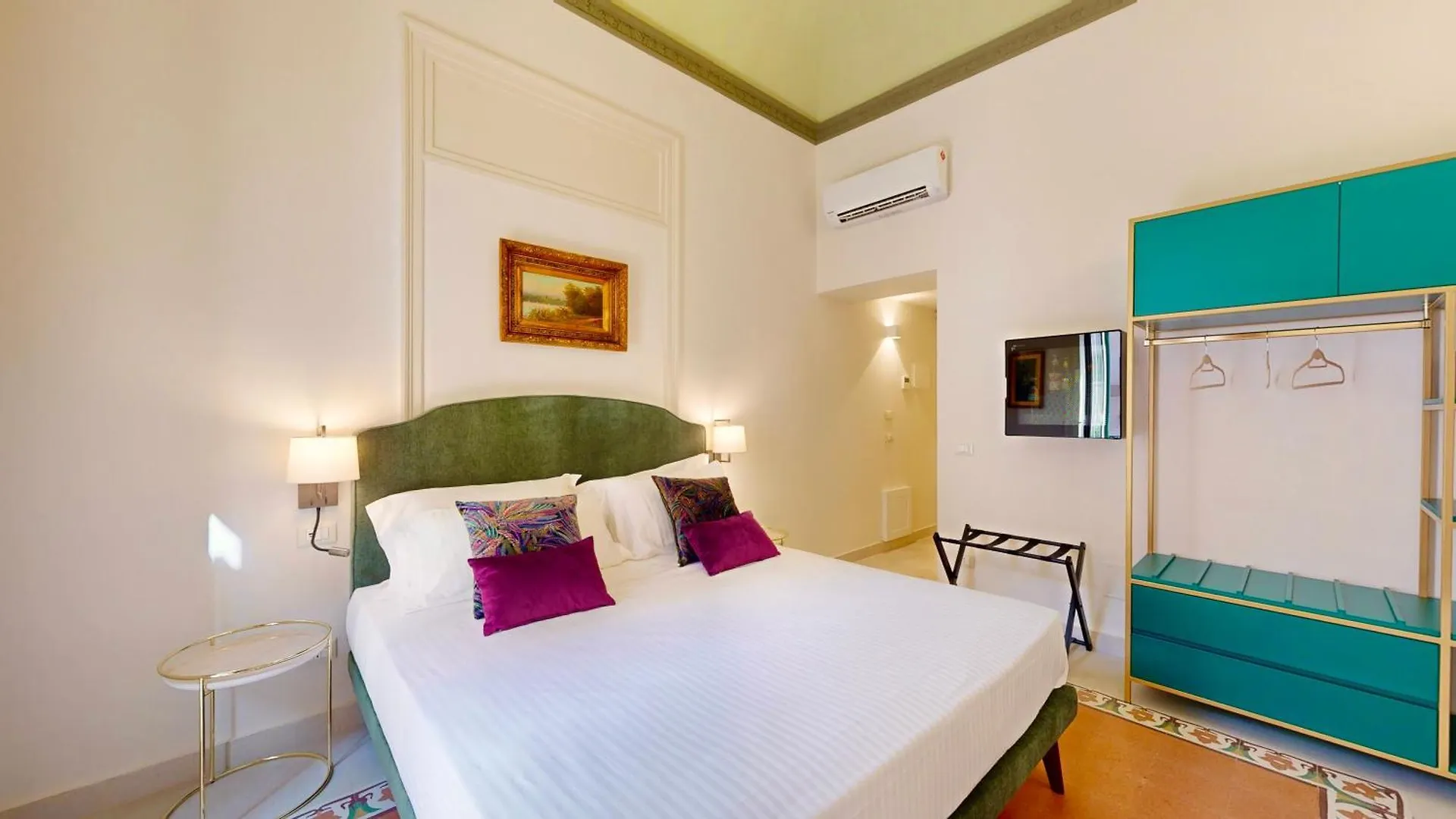 Palazzo Genuardi - Charming Rooms - Palermo Bed & Breakfast