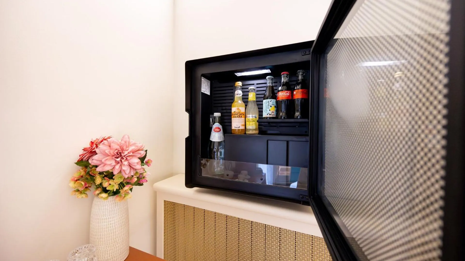 Palazzo Genuardi - Charming Rooms - Palermo Bed & Breakfast
